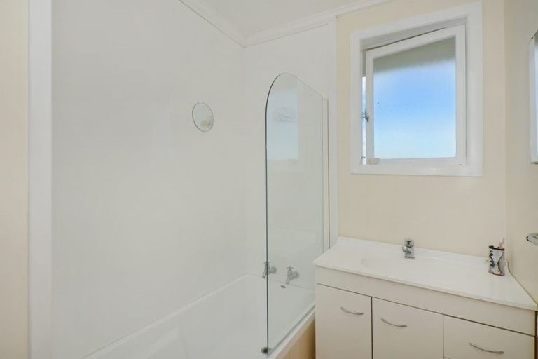 Photo of property in 22 Mcmillan Avenue, Te Kamo, Whangarei, 0112