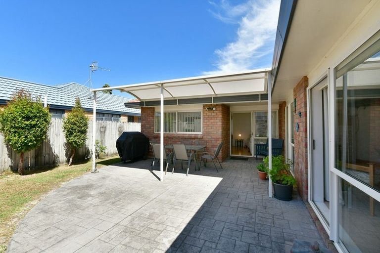 Photo of property in 110 Lakeside Drive, Orewa, 0931