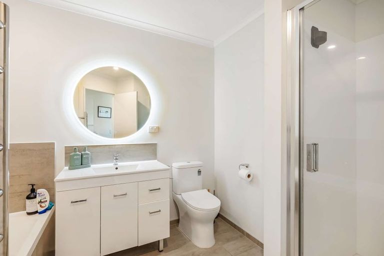 Photo of property in 9 Katipo Road, Takanini, 2112