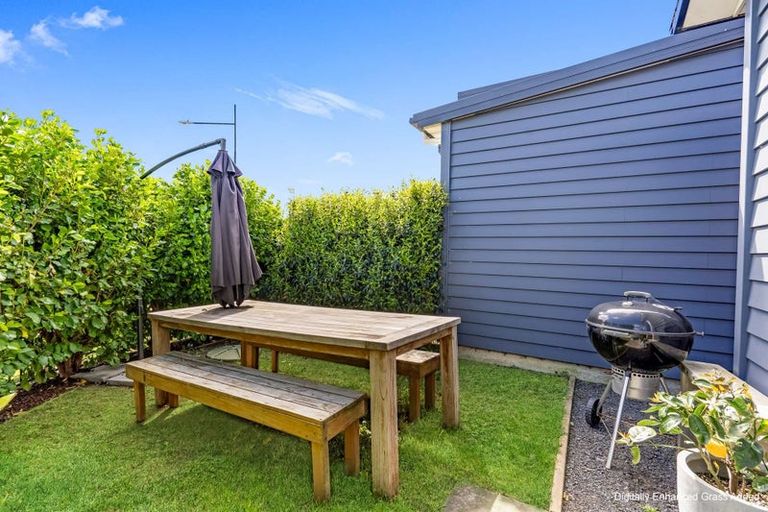 Photo of property in 9 Katipo Road, Takanini, 2112