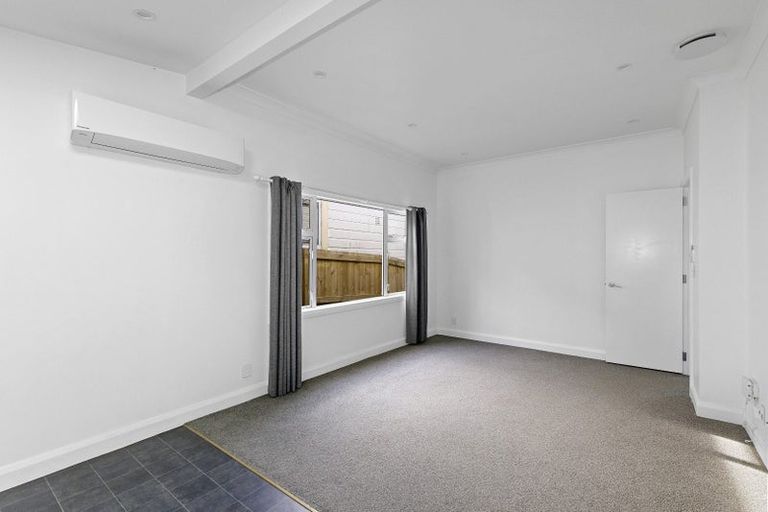 Photo of property in 19 Charlotte Avenue, Brooklyn, Wellington, 6021