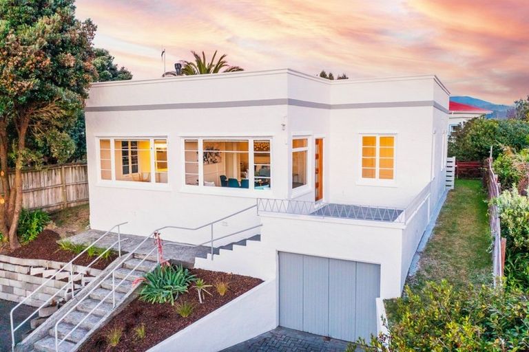 Photo of property in 14 Manly Street, Paraparaumu Beach, Paraparaumu, 5032