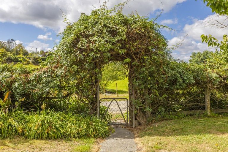 Photo of property in 36 Tamumu Road, Waipawa, 4210