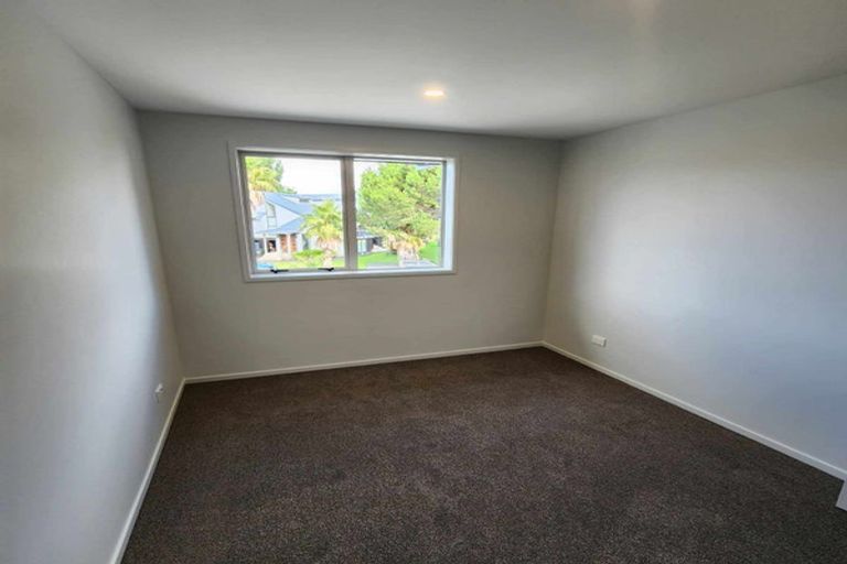 Photo of property in 4a Bosun Place, Te Atatu Peninsula, Auckland, 0610