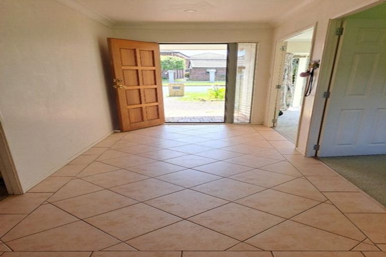 Photo of property in 6 Longford Park Drive, Takanini, 2112