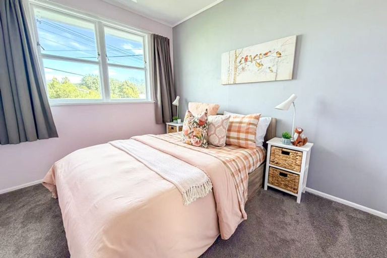 Photo of property in 64 Mark Avenue, Paparangi, Wellington, 6037