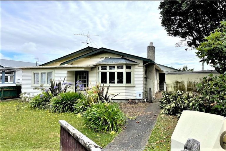 Photo of property in 33 Hardy Street, Waterloo, Lower Hutt, 5011