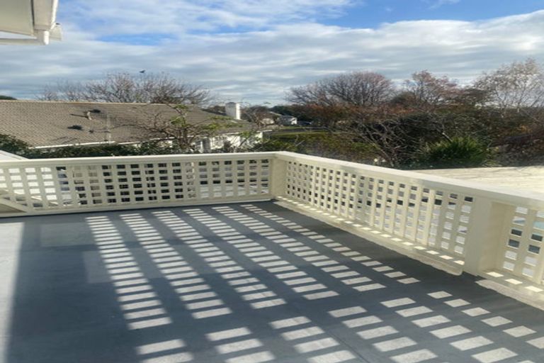 Photo of property in 37 Park Road, West End, Palmerston North, 4412