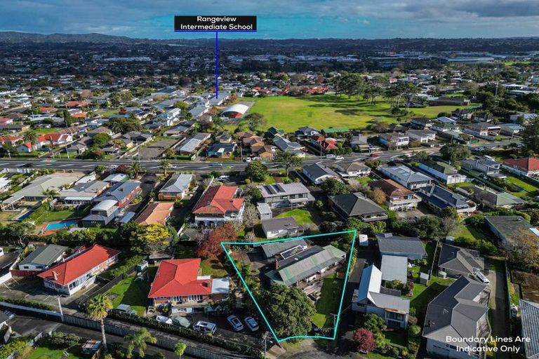Photo of property in 15 Fairlea Road, Te Atatu South, Auckland, 0610