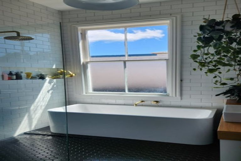 Photo of property in 28 Coromandel Street, Newtown, Wellington, 6021