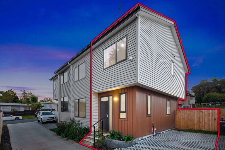 Photo of property in 4b Halberg Street, Glenfield, Auckland, 0629