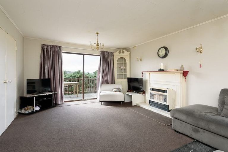 Photo of property in 76 Thurleigh Grove, Karori, Wellington, 6012