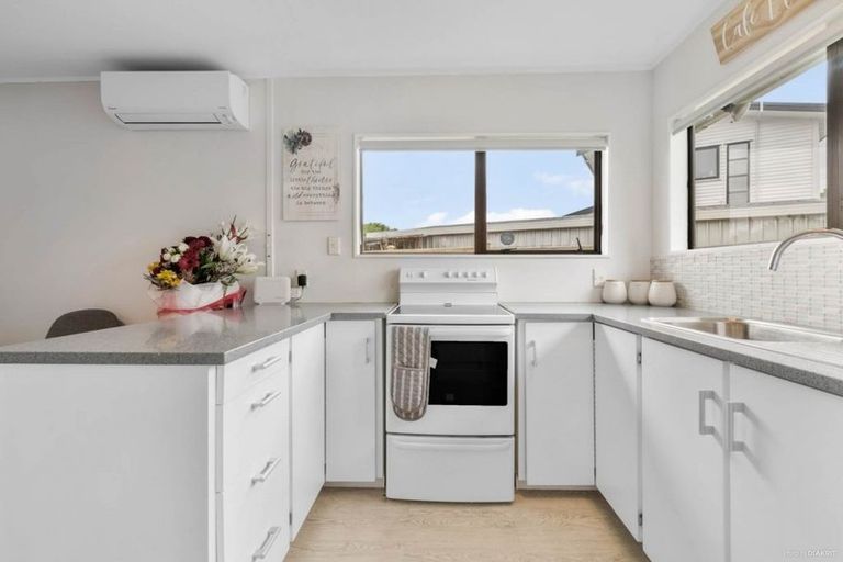 Photo of property in 1/50 Tawa Crescent, Manurewa, Auckland, 2102