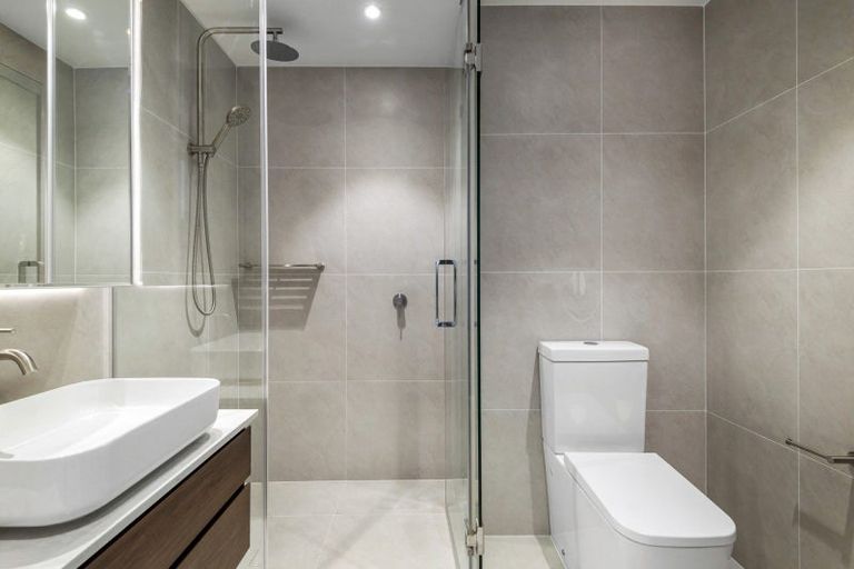 Photo of property in 1/219 Lake Road, Belmont, Auckland, 0622