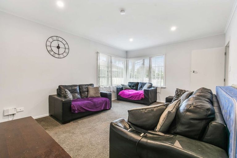 Photo of property in 51 Hallberry Road, Mangere East, Auckland, 2024