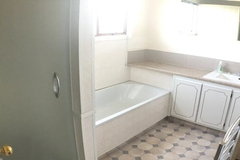 Photo of property in 4/165 Birkenhead Avenue, Birkenhead, Auckland, 0626