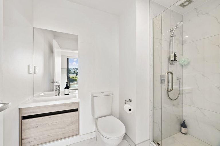 Photo of property in 18u2 Oriental Terrace, Oriental Bay, Wellington, 6011