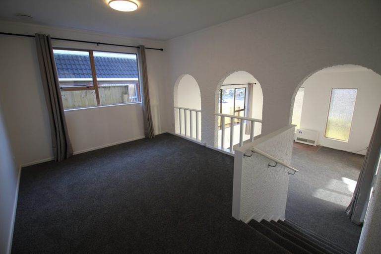 Photo of property in 21 Te Kiteroa Grove, Churton Park, Wellington, 6037