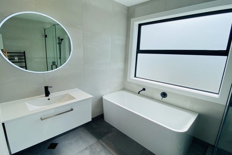 Photo of property in 52 Park Rise, Campbells Bay, Auckland, 0630