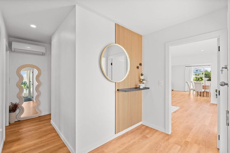 Photo of property in 6 Larkhill Place, Russley, Christchurch, 8042