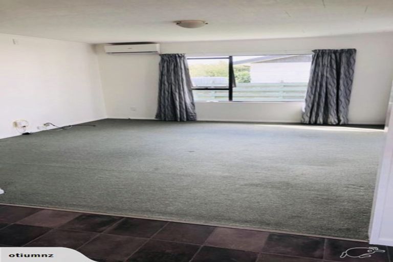 Photo of property in 4b Peter Hall Drive, Kelvin Grove, Palmerston North, 4414