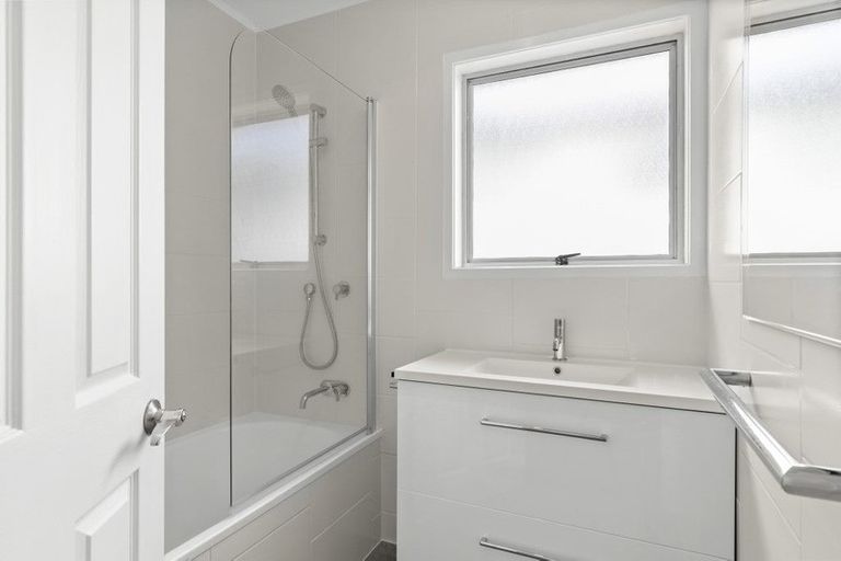 Photo of property in 1/322 Royal Road, Massey, Auckland, 0614