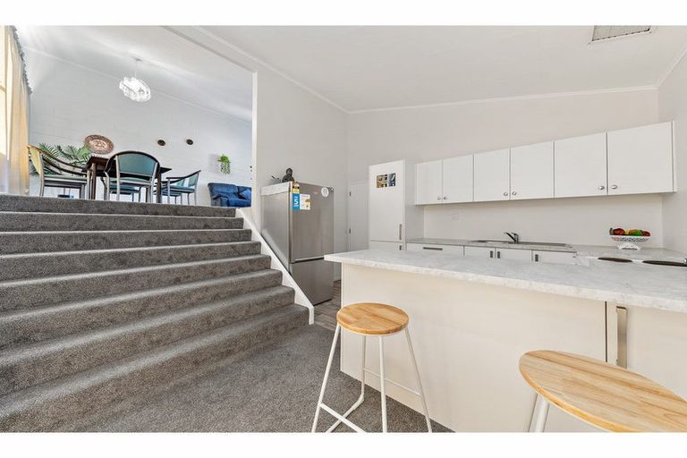 Photo of property in 61 Landsdowne Terrace, Cashmere, Christchurch, 8022