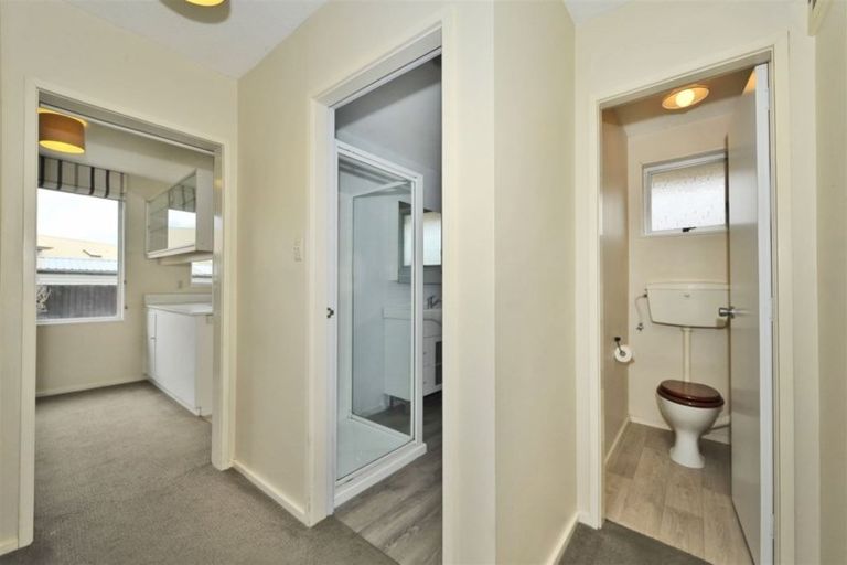 Photo of property in 6 Bowman Place, Sockburn, Christchurch, 8042
