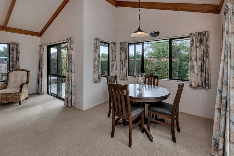 Photo of property in 74 One Tree Point Road, One Tree Point, 0118