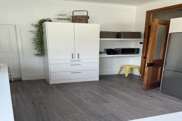 Photo of property in 4 Handley Place, Glen Avon, New Plymouth, 4312