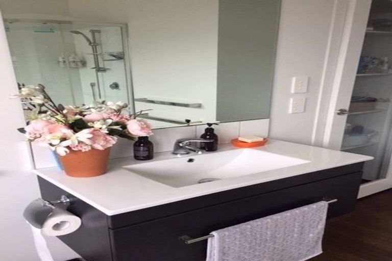 Photo of property in 11 Bickerton Rise, Churton Park, Wellington, 6037