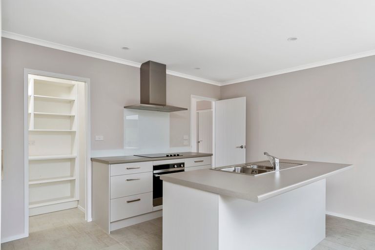 Photo of property in 26 Kahuparere Crescent, Pyes Pa, Tauranga, 3112