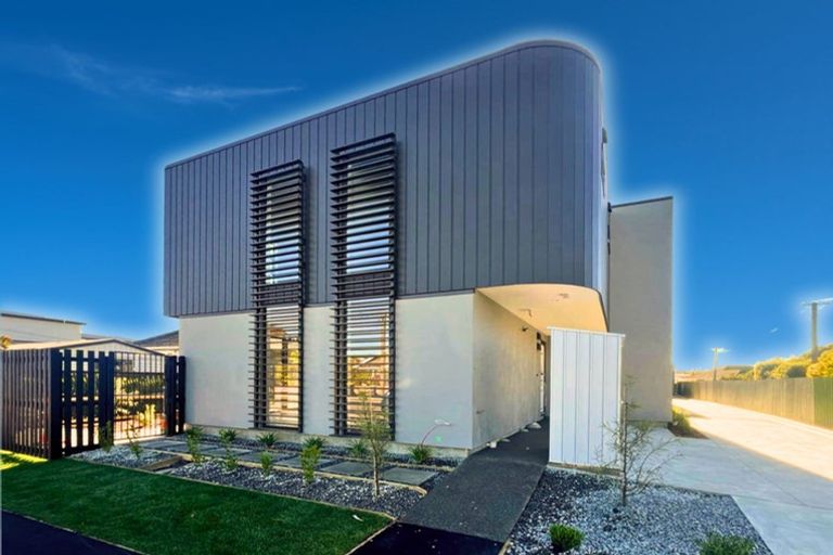 Photo of property in 2/34 Vagues Road, Northcote, Christchurch, 8052