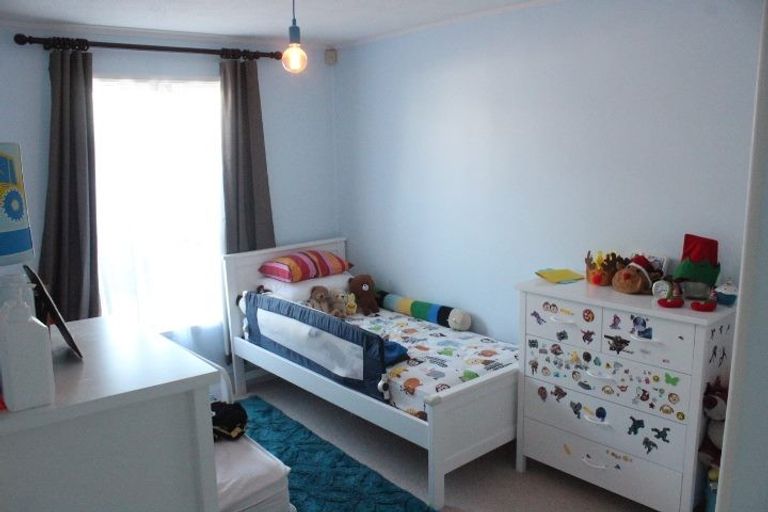 Photo of property in 2/63 Walworth Avenue, Pakuranga Heights, Auckland, 2010