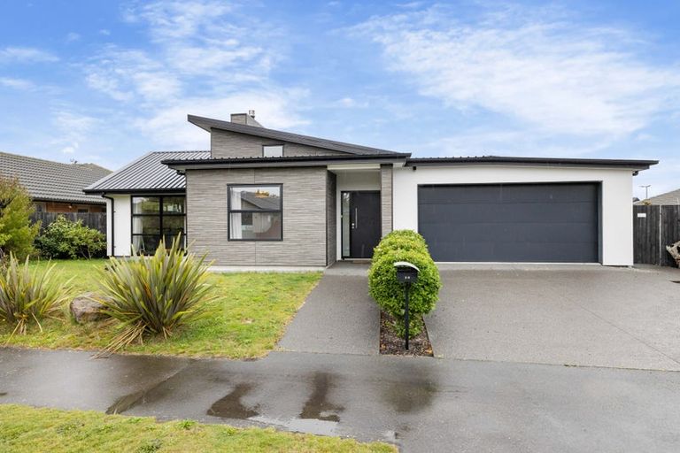 Photo of property in 20 Puhara Avenue, Parklands, Christchurch, 8083
