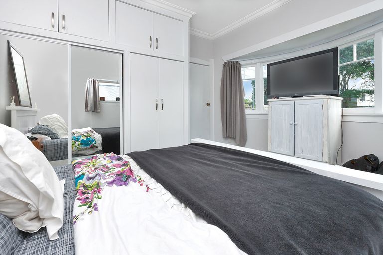 Photo of property in 23 Brandon Road, Glen Eden, Auckland, 0602