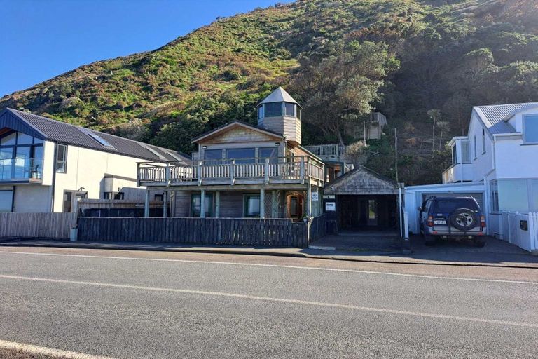 Photo of property in 158 Owhiro Bay Parade, Owhiro Bay, Wellington, 6023