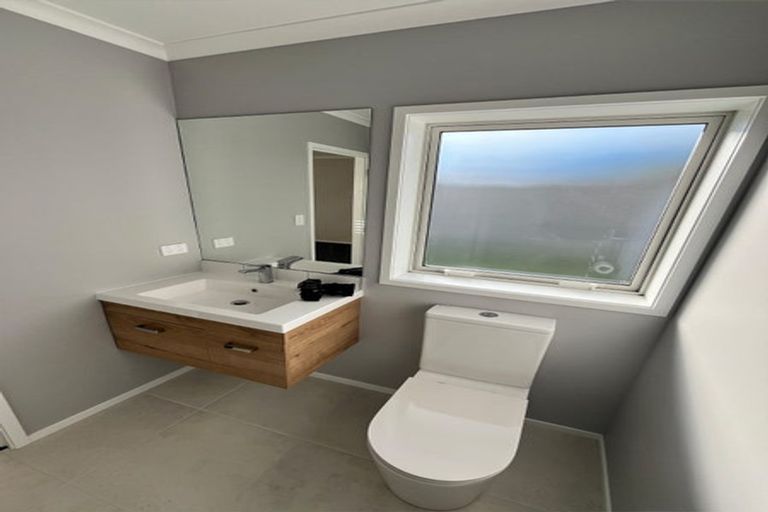 Photo of property in 14 George Yee Place, Taradale, 4112