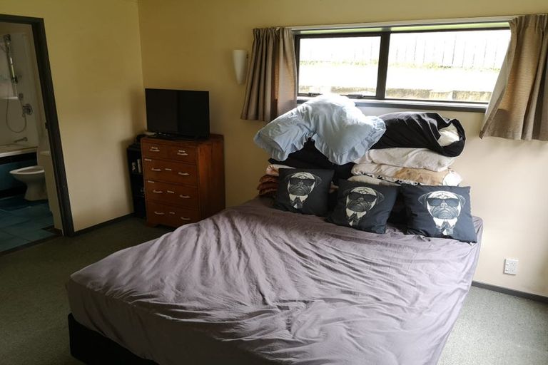 Photo of property in 136 West Harbour Drive, West Harbour, Auckland, 0618