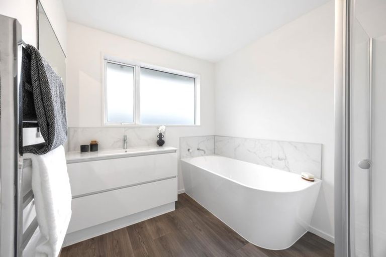Photo of property in 47 Showgate Avenue, Sockburn, Christchurch, 8042