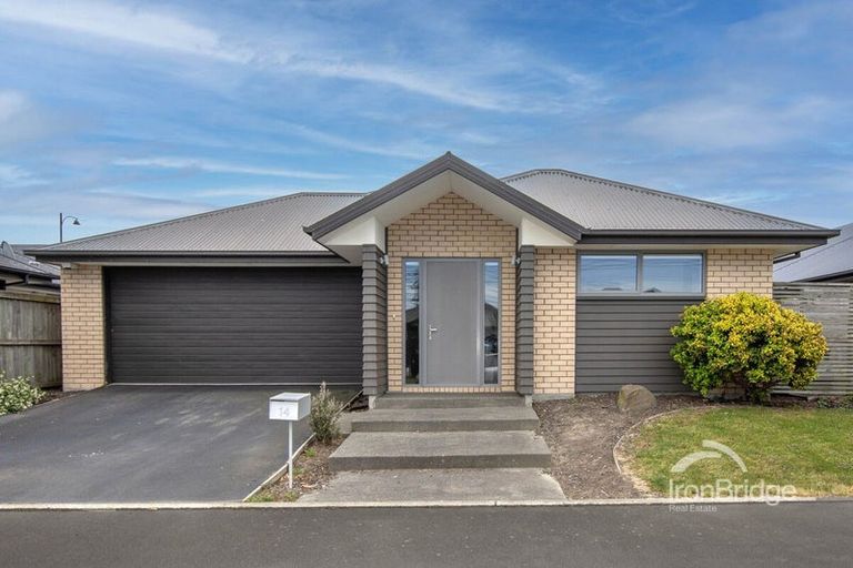 Photo of property in 14 Charente Way, Yaldhurst, Christchurch, 8042