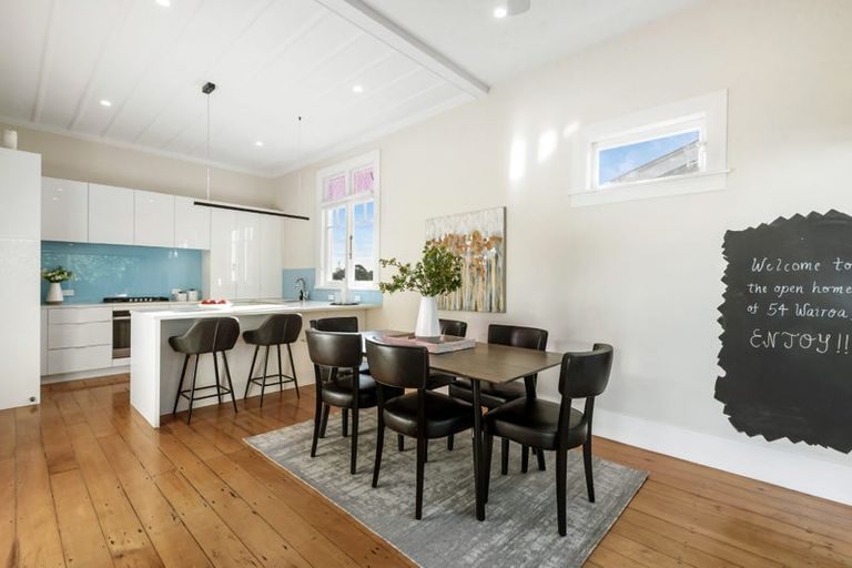 Photo of property in 54 Wairoa Road, Narrow Neck, Auckland, 0624