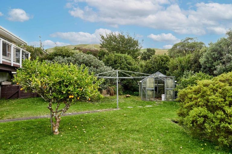 Photo of property in 4 Kapekape Place, Pukerua Bay, 5026