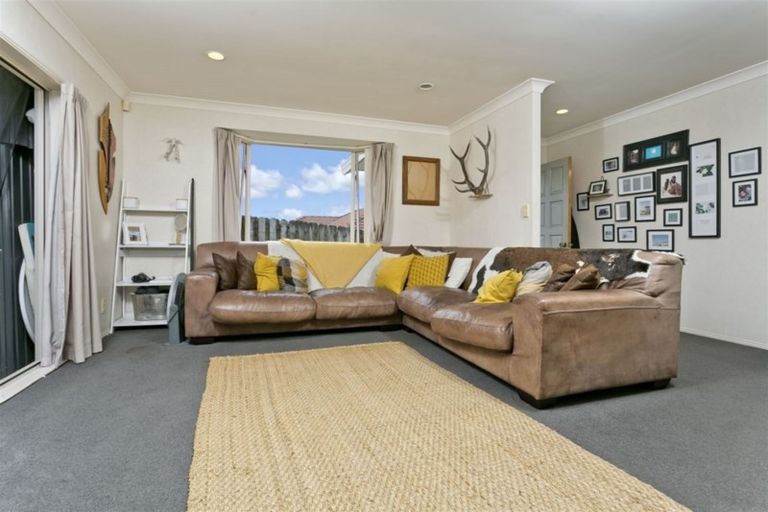 Photo of property in 37 Martin Jugum Lane, Ranui, Auckland, 0612