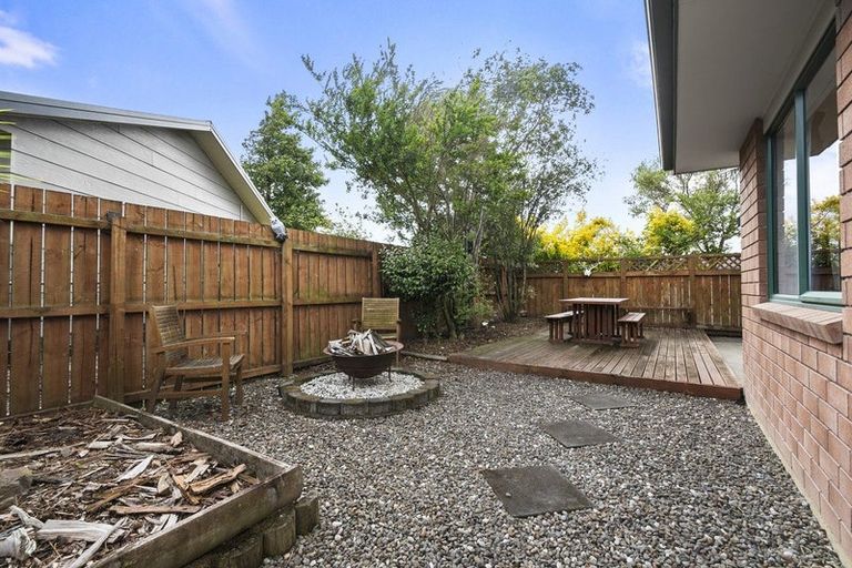 Photo of property in 71 Hillcrest Drive, Kelvin Grove, Palmerston North, 4414