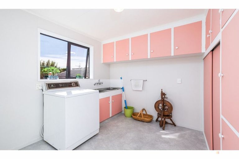 Photo of property in 1 Pitman Place, Waimate, 7924