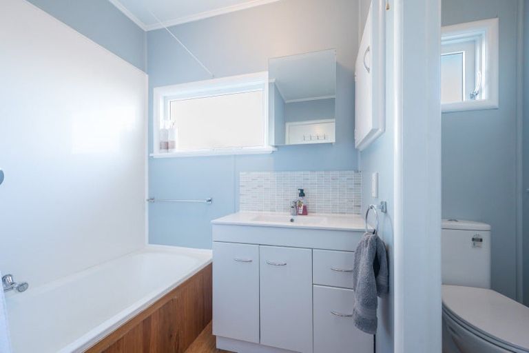 Photo of property in 7b Tennyson Crescent, Stoke, Nelson, 7011