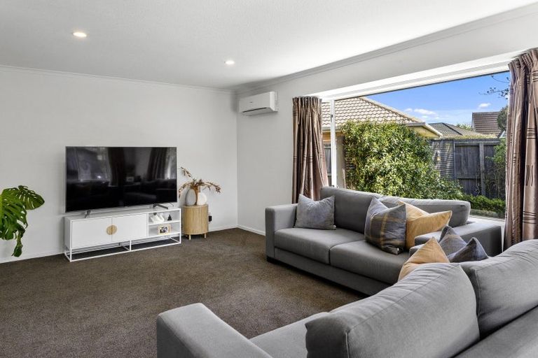 Photo of property in 19 Innisfree Place, Northwood, Christchurch, 8051