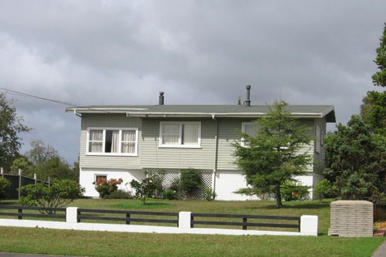 Photo of property in 121 Colwill Road, Massey, Auckland, 0614