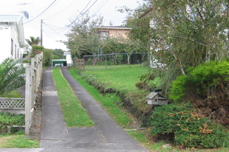 Photo of property in 2/5 Huka Road, Birkenhead, Auckland, 0626